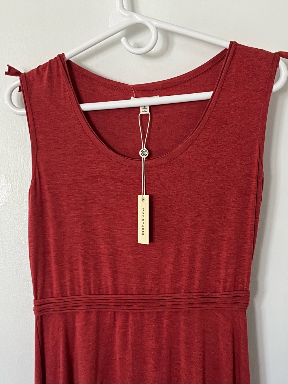 Max Studio Soft Crimson Red Sleeveless Fit-and-Flare Dress - Picture 4 of 15